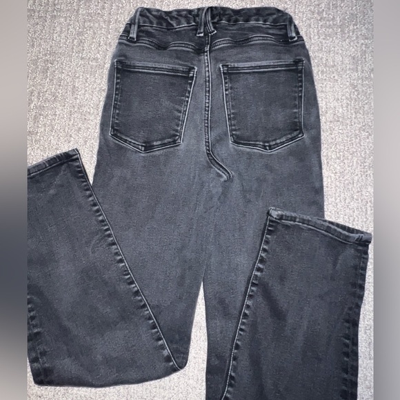 Good American Power Stretch Pull-On Straight Jeans - Picture 3 of 3